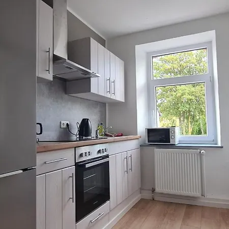 Workers In Apartamento *