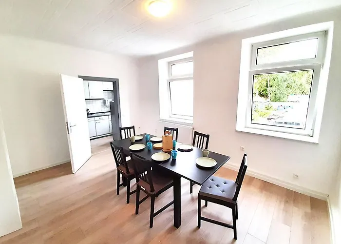 Workers In Lejlighed